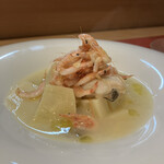 シャンパーニュ スタンド デゴルジュマン - 筍、宗像産の穴子、桜海老の焚き合わせ