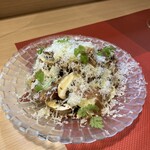 シャンパーニュ スタンド デゴルジュマン - マッシュルームのサラダ　出会えれば超ラッキー