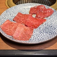 和牛とタン 焼肉 とみ 新橋本店 - 