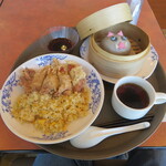 バーミヤン - 料理写真:台湾大からあげチャーハン＋コラボメニュー