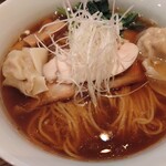 人力俥 - 丸鶏わんたん醤油そば（アップ）