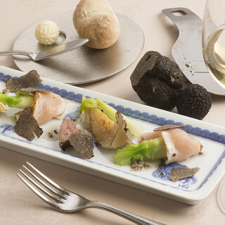 旬の地元食材を活かしたフランス料理で記憶に残る美食体験を