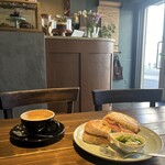 CAFE WHANAU - 