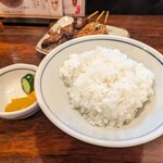 Yakitori Todorokiten - 漬物、ご飯、串