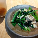 おでん二毛作 - 梅干しハイと青菜と鶏ムネ肉の辛子醤油和え