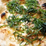 Pizzeria Grande Babbo - ひき肉と大葉の和風ピッツァ