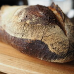 一歩ベーカリー - 自家製酵母のバゲット
