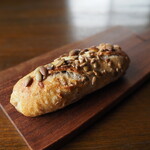 Ippo Bekari - ひまわりとかぼちゃの種のパン