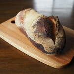 一歩ベーカリー - 自家製酵母のバゲット