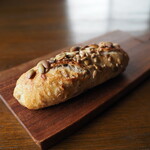 一歩ベーカリー - ひまわりとかぼちゃの種のパン