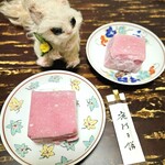 本舗　不破福寿堂 - 苺味♪色合いが素敵です、でも味が強いと少しマシュマロっぽいですね(笑)やっぱりベストは白と抹茶かなー