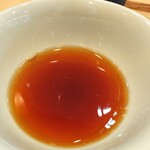 飯田商店 - 温つゆ、たっぷりの鶏油が贅沢です