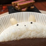 スガラボヴィー - SUGALABOカレー。スパイシーでありつつ、フルーティー。味わい深くも、ぺろりと食べられます。お米は柔らかくも粒を感じる炊き加減。