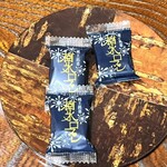 えびや旅館 - お茶請け　雷鳥の里そっくり