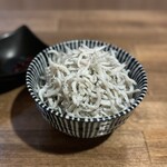 酒肴場 屯 - 釜揚げしらす