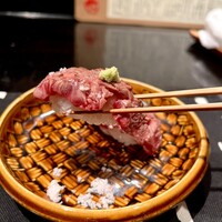 御二九と八さい はちべー - サガリのお寿司