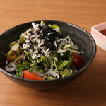 Delicious salad of boiled whitebait and Dazaifu hijiki seaweed