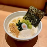 Kamihoshi Shouten - ワンタン鶏白湯中華そば