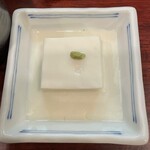 心洗庵 - お通しのお豆腐。もっちりで濃厚です。