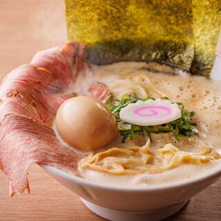 こってり派は「鶏そば」、あっさり派は「中華そば」がおすすめ◎