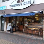 NIKI BAKERY - 2階がカフェになってます。