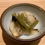 うみからそらへ - 定食の小鉢（新玉ねぎの何たら…ごめんなさい、記憶が曖昧ですが、めっちゃ美味かったです）