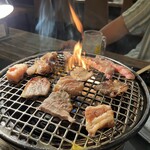 豚ホルモン我那覇焼肉店 - 