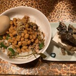 タイニーカフェ - 納豆丼煮卵付き、冷奴