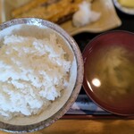 Ajidokoro Hamamasu - ご飯、味噌汁