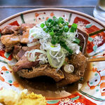 立ち呑み ビアジオ - ハチノス串（100円）、豚タン串（150円）、すじ煮（150円）