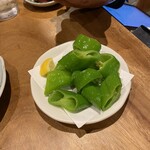 ヒロカワテーラー - ピーマンかと思った万願寺とうがらしデカい！美味い！