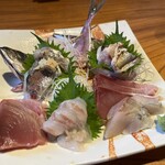 しらすや 腰越漁港前店 - 