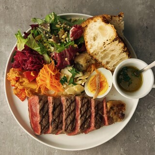 平日ランチ限定『グラスフェッド牛のステーキプレート』