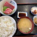 三岩食堂 - 刺身定食