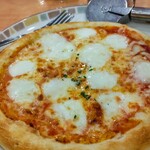 サイゼリヤ - 《バッファローモッツァレラのピザ》税込￥500❣