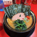 家系ラーメン とらきち家 - 