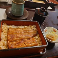 鰻割烹 伊豆栄 梅川亭 - 鰻重　少しうなぎ　ちっちゃ！　お吸い物と香の物