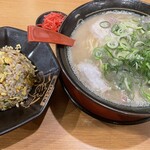 豚旨うま屋ラーメン - 料理写真: