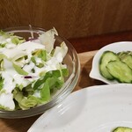 キッチン ブルー グローブ - サラダ、お新香のアップ