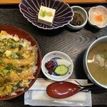 Yoshimine An Sakanamochi Duki - 2024/05/28
                      ランチメニュー
                      玉子とじ丼 海老3本 大盛 990円
                      ✳︎大盛無料
                      ✳︎アイスクリーム付き
                      テイクアウト
                      海老3本天丼 500円