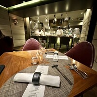 series - テーブル席