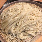 麺屋 鶏ノ湯 - 麺だけで美味しい！添付の柚子胡椒とバラ海苔の味変旨みアップ