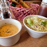 レストラン本陣 - セットのスープとサラダ