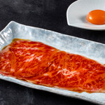 Toukyou Yakiniku Ittouya - さーろいんすき/wagyu sir-loin with rich egg yolk