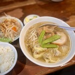 かおたんラーメンえんとつ屋 南青山店 - 塩ワンタンラーメン