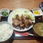 ナカガワ☆スエ食堂 - 豚のスペアリブ定食1400円(通常メニューではありません)