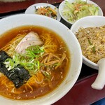 参来 - ミニチャーハンとラーメン 850円