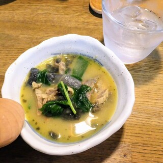 Hachijoujimakyoudoryouriryouzampaku - 小笠原直送 青海亀の煮込み（ハーフ￥1232）。穏やかで上品な味噌仕立て