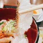 味処 真 - 海鮮丼　ご飯少なめ　　炙った鯛