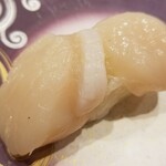 回転寿し トリトン - 鵡川産生ホタテ。